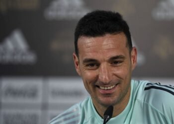 Scaloni confirmó a Messi de titular en el superclásico del martes ante Brasil