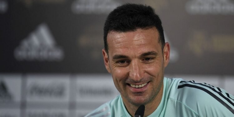 Scaloni confirmó a Messi de titular en el superclásico del martes ante Brasil