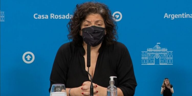 Vizzotti: «La información difundida sobre el crucero Hamburg es falsa»