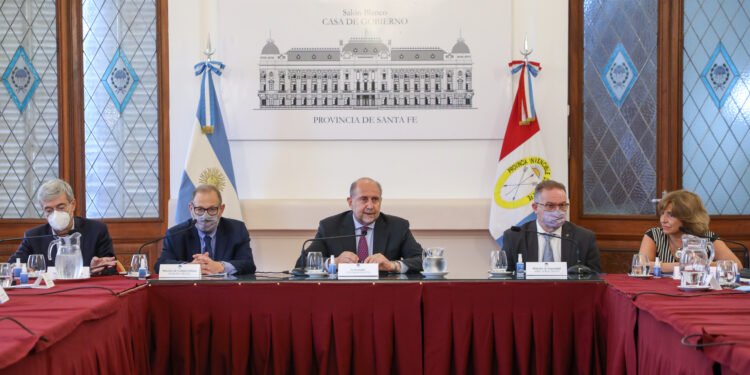 Perotti recibió a legisladores nacionales para abordar temas de seguridad y justicia