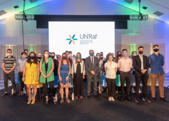 La UNRaf realizó el primer acto de graduación de su historia institucional