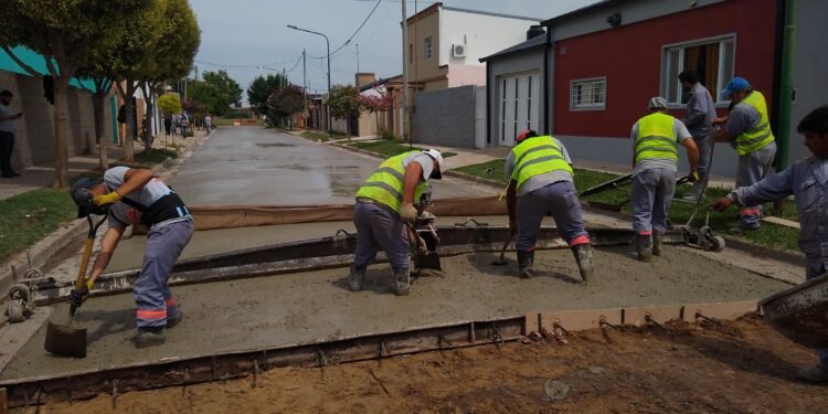 El Plan de 130 Cuadras de Pavimento se ejecuta ahora en el barrio La Cañada