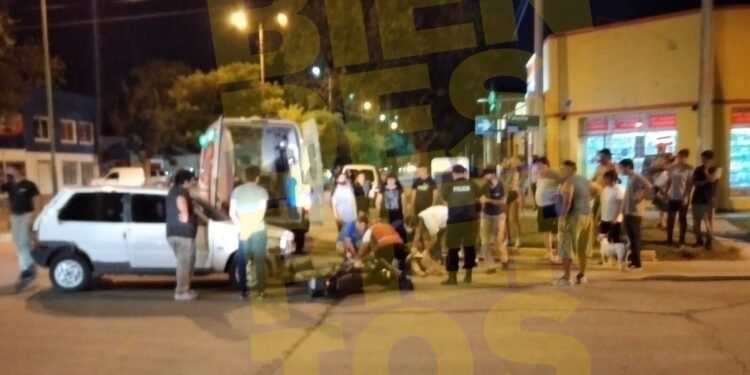 Una mujer y un niño heridos tras un accidente en barrio Los Nogales