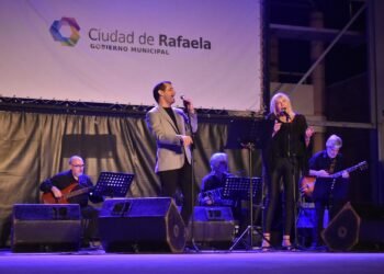 Brillante homenaje al tango en víspera de su día nacional