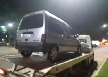 Les retuvieron sus vehículos porque conducían bajo los efectos del alcohol