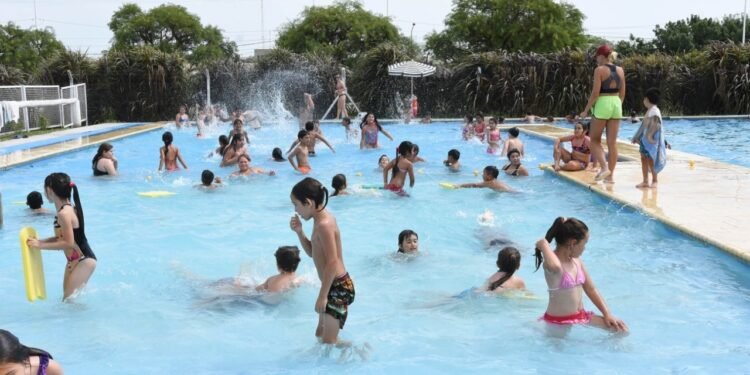 Se inició una nueva temporada del programa Todos al Agua