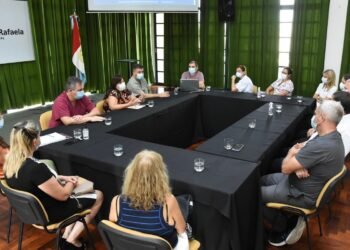 Articulan acciones en el área de Salud con distintos actores del sector