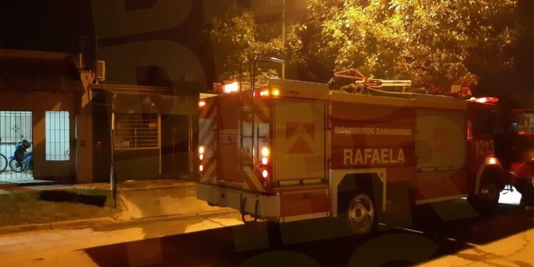 Bomberos acudieron a un llamado en barrio Martín Fierro