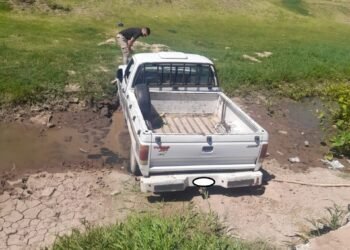 De tan alcoholizado que estaba terminó  en una zanja