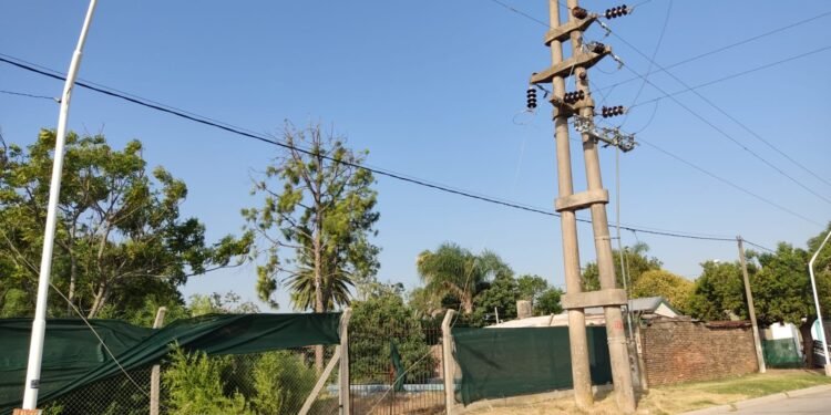 En otra jornada agobiante hubo varios barrios que padecieron cortes de energía