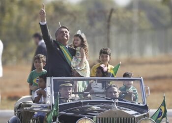 Polémica en Brasil porque Bolsonaro no quiere vacunar a su hija de 11 años