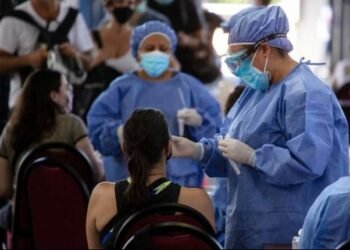 Argentina superó los 50.000 casos diarios de coronavirus
