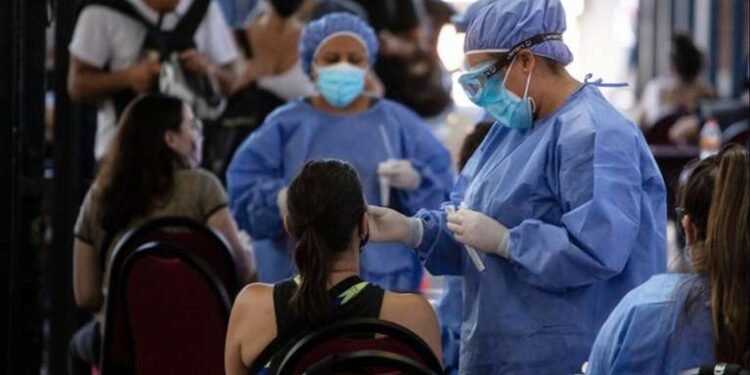 Argentina superó los 50.000 casos diarios de coronavirus