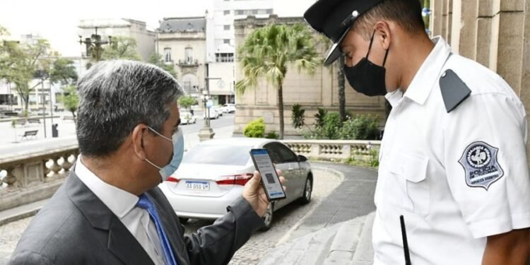 Entró en vigencia el pase sanitario en cinco provincias