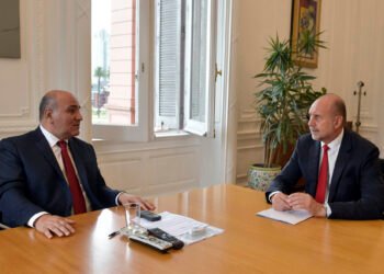 Perotti presentó al jefe de Gabinete el cálculo final del monto de la deuda que Nación mantiene con la provincia