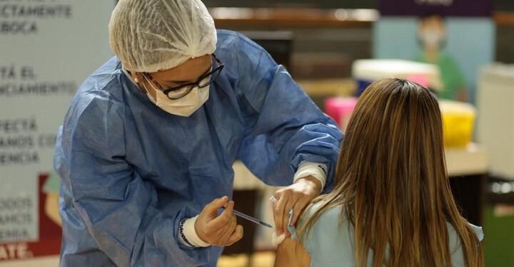 Se intensifica la vacunación ante la exigencia del pase sanitario