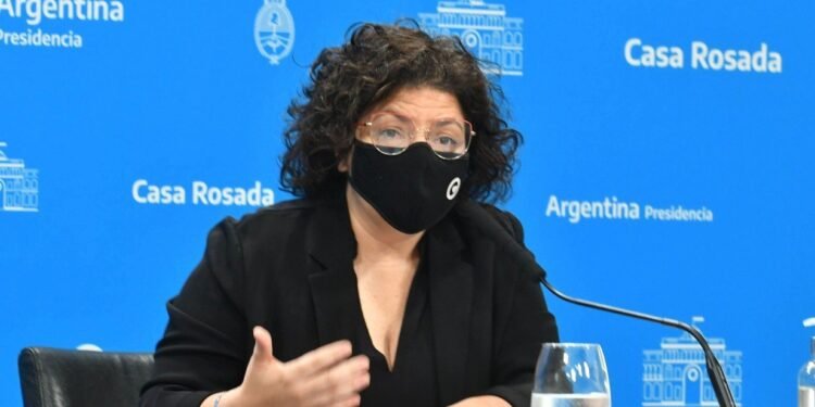 Reducen a cinco días el aislamiento por contacto estrecho, asintomático y con esquema completo