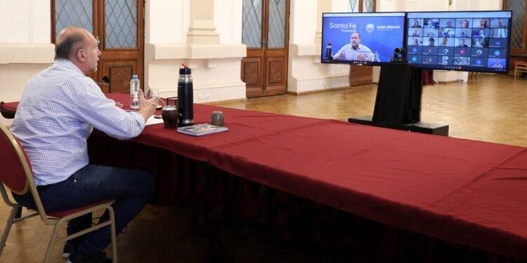 Covid 19: la provincia evaluó la situación sanitaria con el comité de expertos en salud, intendentes y presidentes comunales