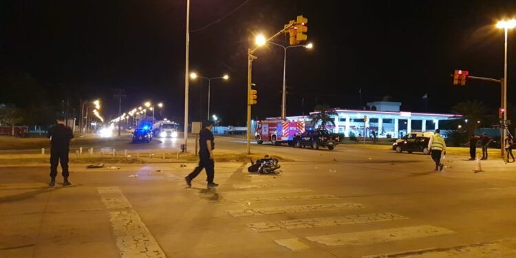 Grave accidente fatal en la ciudad: una mujer falleció tras ser embestida por un camión