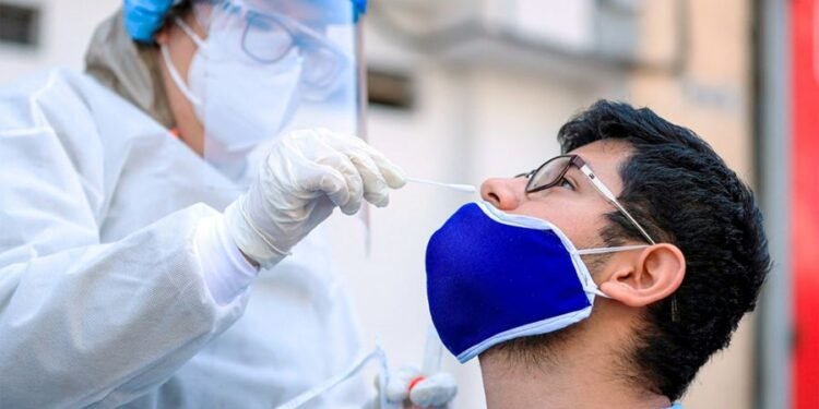 Argentina superó los cien mil casos de coronavirus en un día