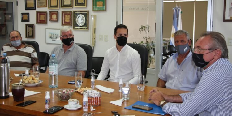 El ministro Costamagna se reunió con representantes de Agricultores Federados Argentinos