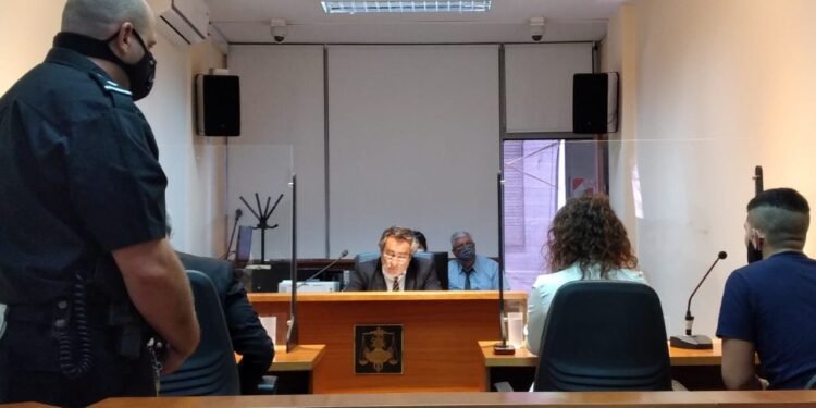 Condenas de ejecución condicional para dos sujetos por distintos delitos