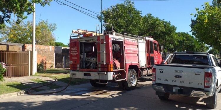 Daños en una vivienda al generarse un foco de incendio