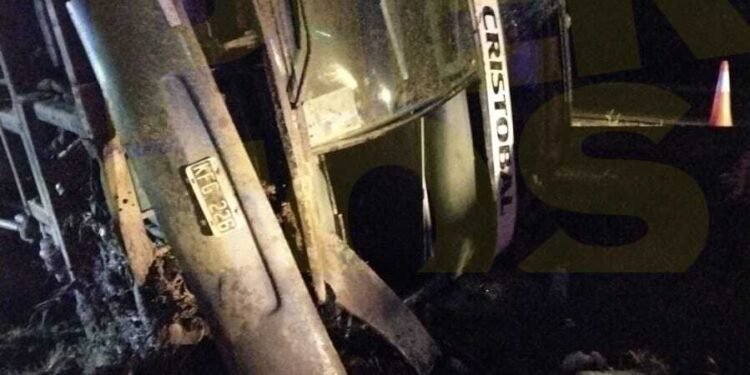 Volcó un colectivo en la RN 34 y hay heridos trasladados a Rafaela