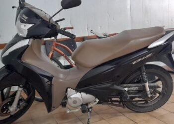 Rápida detención de motochorros que robaron un celular en barrio Sarmiento