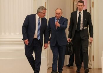 Fernández con Putin: «Necesitamos abrir otros puentes sin ser satélites de nadie»