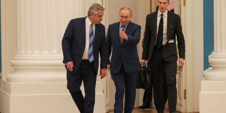 Fernández con Putin: «Necesitamos abrir otros puentes sin ser satélites de nadie»