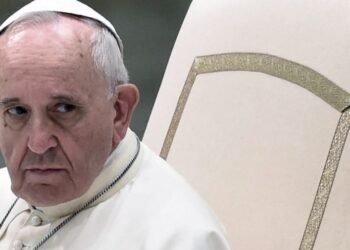 Vaticano: El Papa se presentó en la embajada rusa a expresar su «preocupación por la guerra»