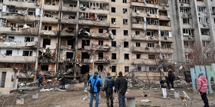 Los bombardeos llegaron a Kiev y hay combates en el norte de la ciudad