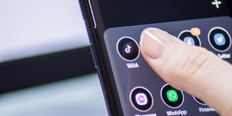 Los jóvenes eligen Tik Tok: Facebook se desploma en Wall Street