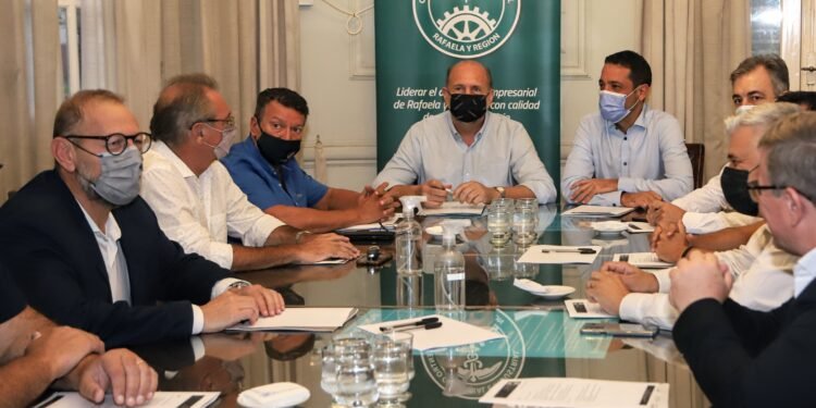 Industriales y empresarios recibieron al gobernador Perotti para analizar aspectos vinculados al sector productivo