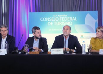 Provincia y Nación firmaron un convenio para potenciar el turismo social