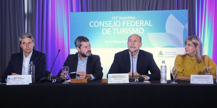 Provincia y Nación firmaron un convenio para potenciar el turismo social