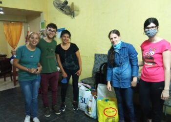 «Jóvenes X Rafaela hizo su aporte solidario en el comienzo de clases»