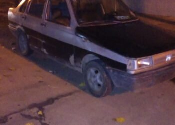 Retuvieron un auto y una moto por irregularidades