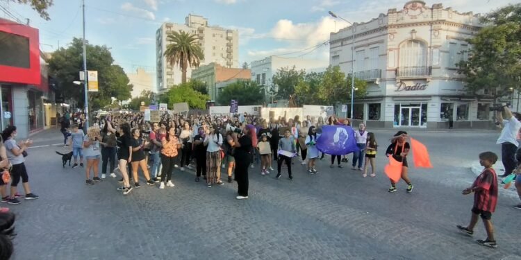 Las mujeres rafaelinas coparon el centro en una jornada militante
