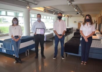 Reconocimiento del municipio a la empresa Limansky