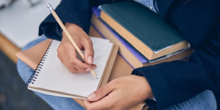 Un total de 170 estudiantes terciarios y universitarios recibirán becas municipales