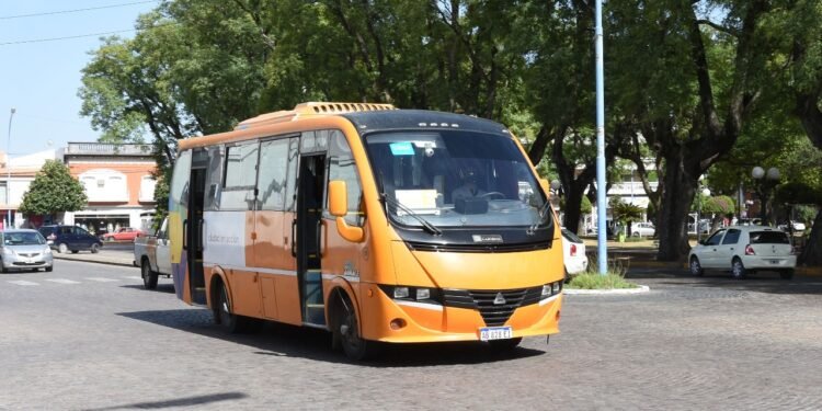 Este sábado no circularán los minibuses en la ciudad