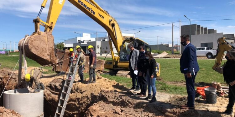 Castellano y el presidente de ASSA analizaron avances de obras