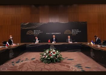 La reunión de cancilleres de Ucrania y Rusia terminó sin avances