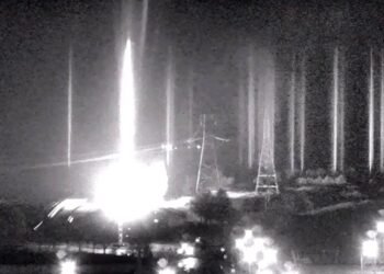 Ucrania: combates y fuego en torno a la central nuclear más grande de Europa