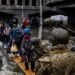 Civiles huyen de ciudades de Ucrania por corredores humanitarios durante tregua de Rusia