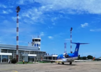 Aerolíneas programó 8 vuelos semanales desde abril entre Santa Fe y Buenos Aires