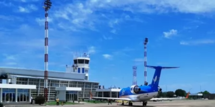 Aerolíneas programó 8 vuelos semanales desde abril entre Santa Fe y Buenos Aires