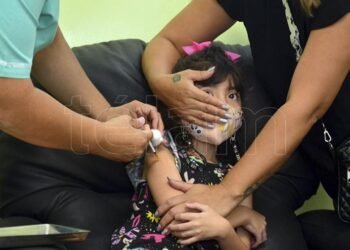 Adelantan la campaña de vacunación antigripal al 25 de marzo